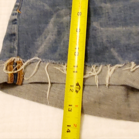 SZ 28 PILCRO BUTTON DOWN DENIM ROLLUP SHORTS FROM ANTHROPOLOGIE - Picture 7 of 8